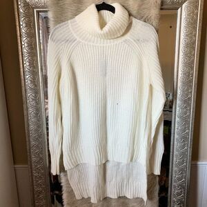 NWT S Cream turtleneck tunic sweater